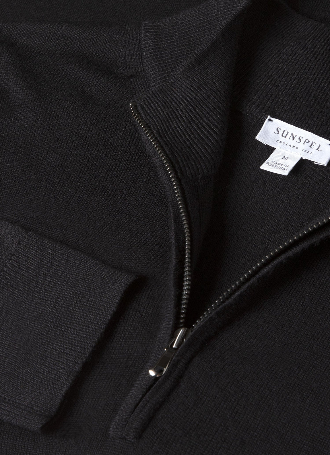 Men's Extra-Fine Merino Half Zip Jumper in Black