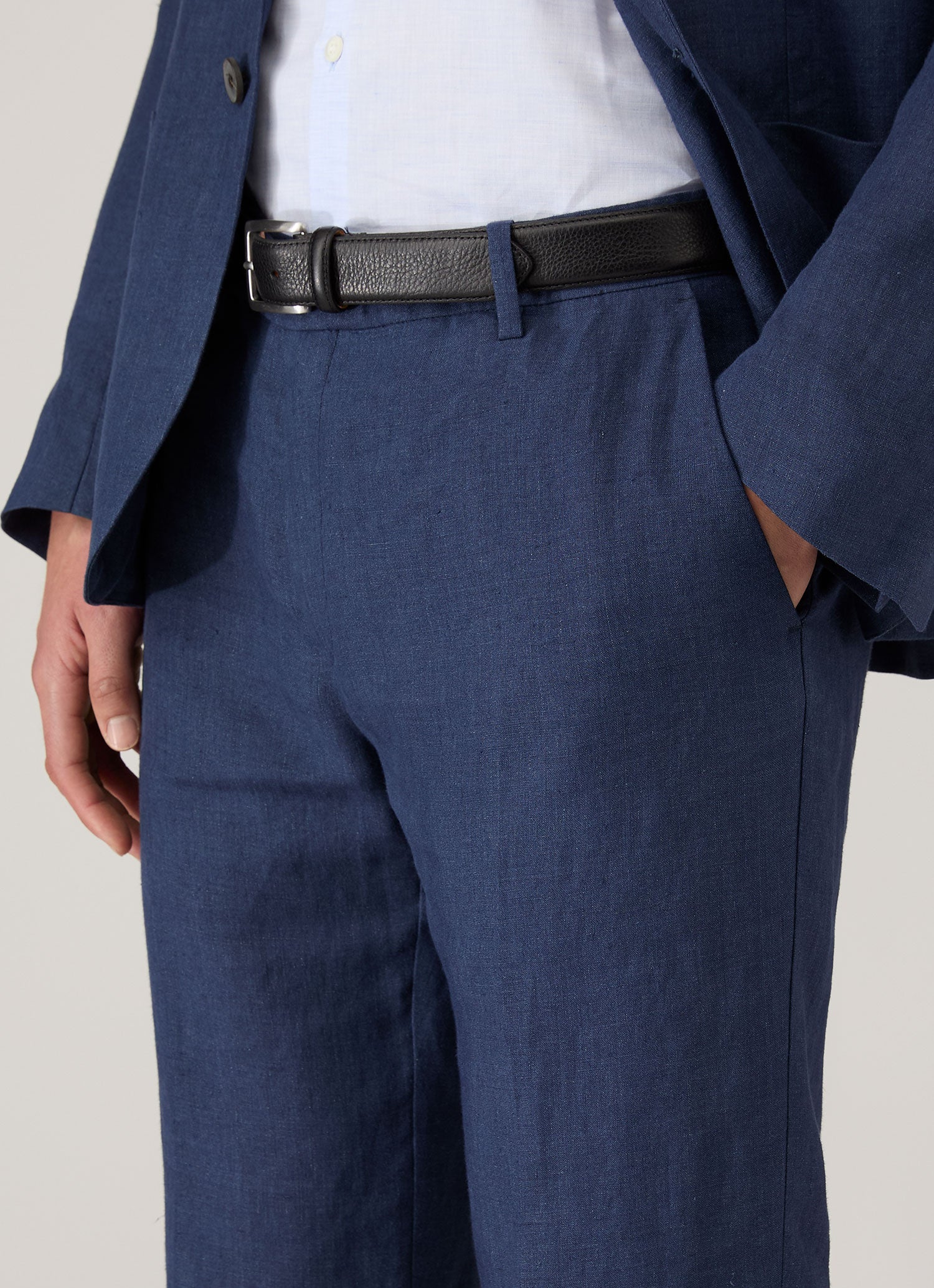 Men's Linen Two-Piece Suit in Light Navy