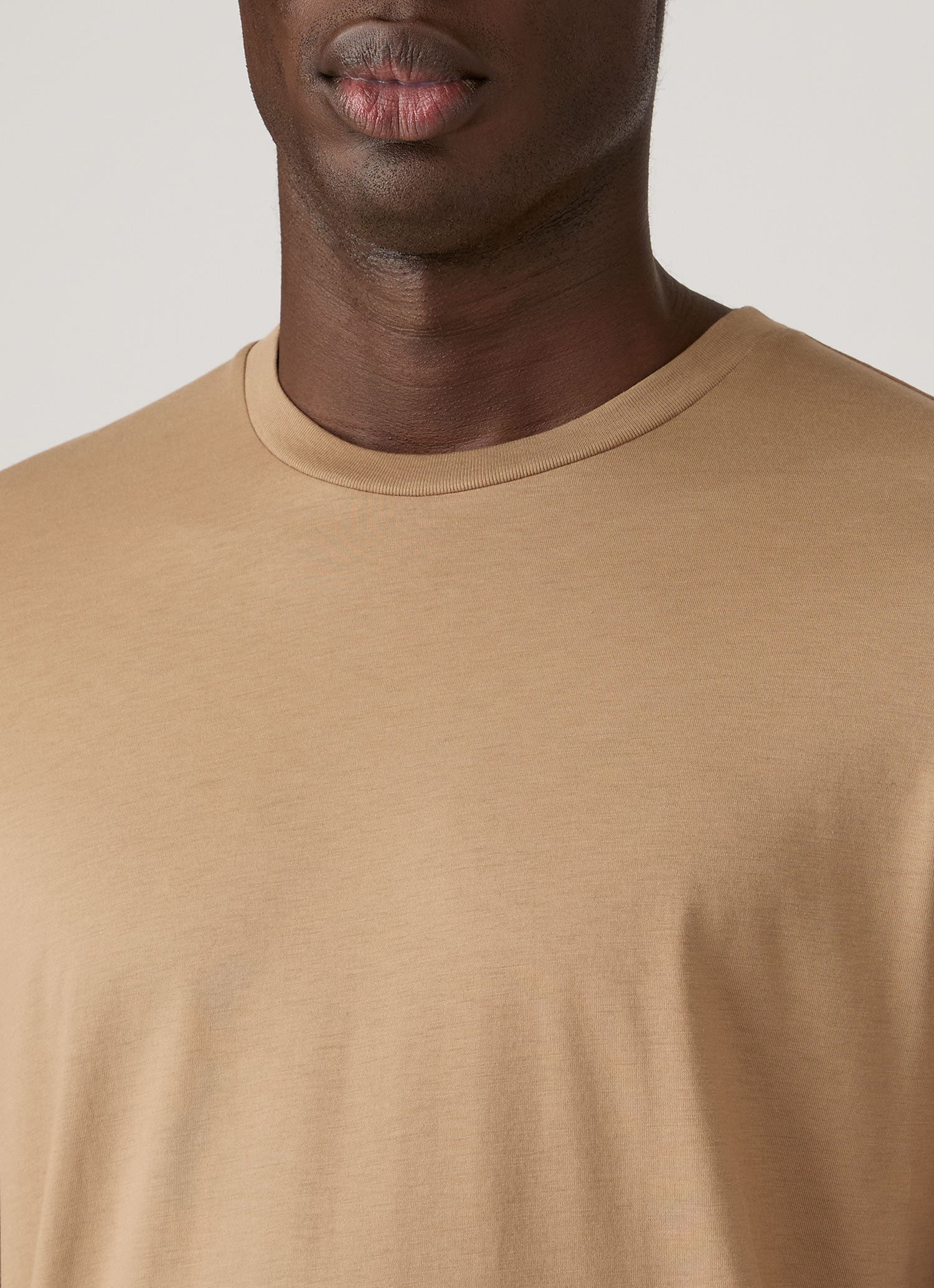Men's Riviera Midweight T-shirt in Dark Beige