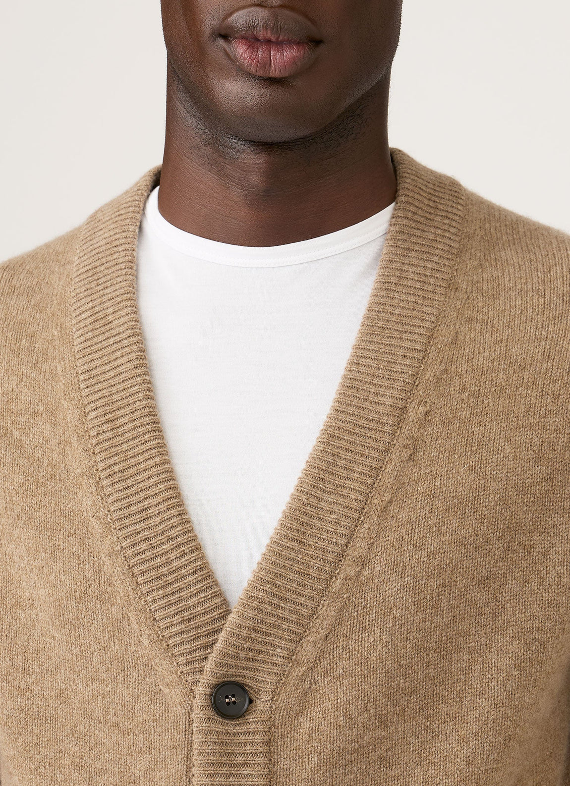 Men's Lambswool Cardigan in Taupe
