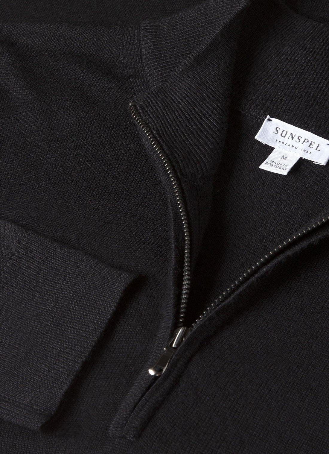 Men's Extra-Fine Merino Half Zip Jumper in Black