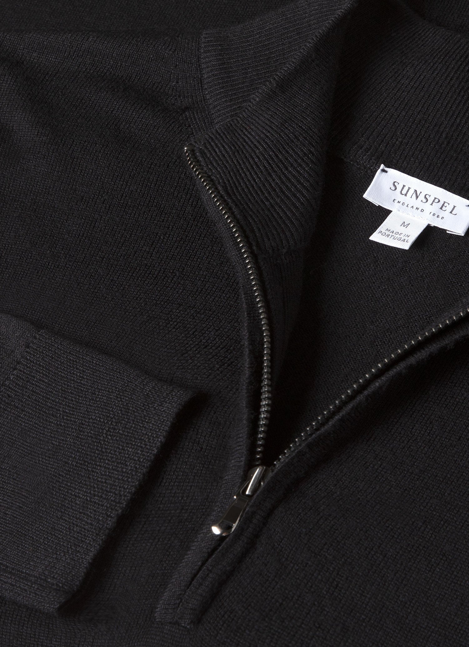Men's Extra-Fine Merino Half Zip Jumper in Black