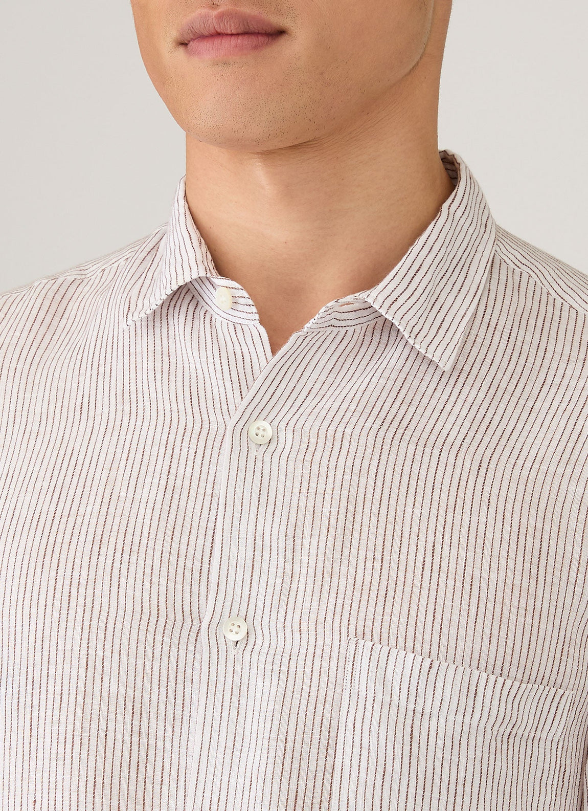 Men's Short Sleeve Linen Shirt in White/Dark Chocolate