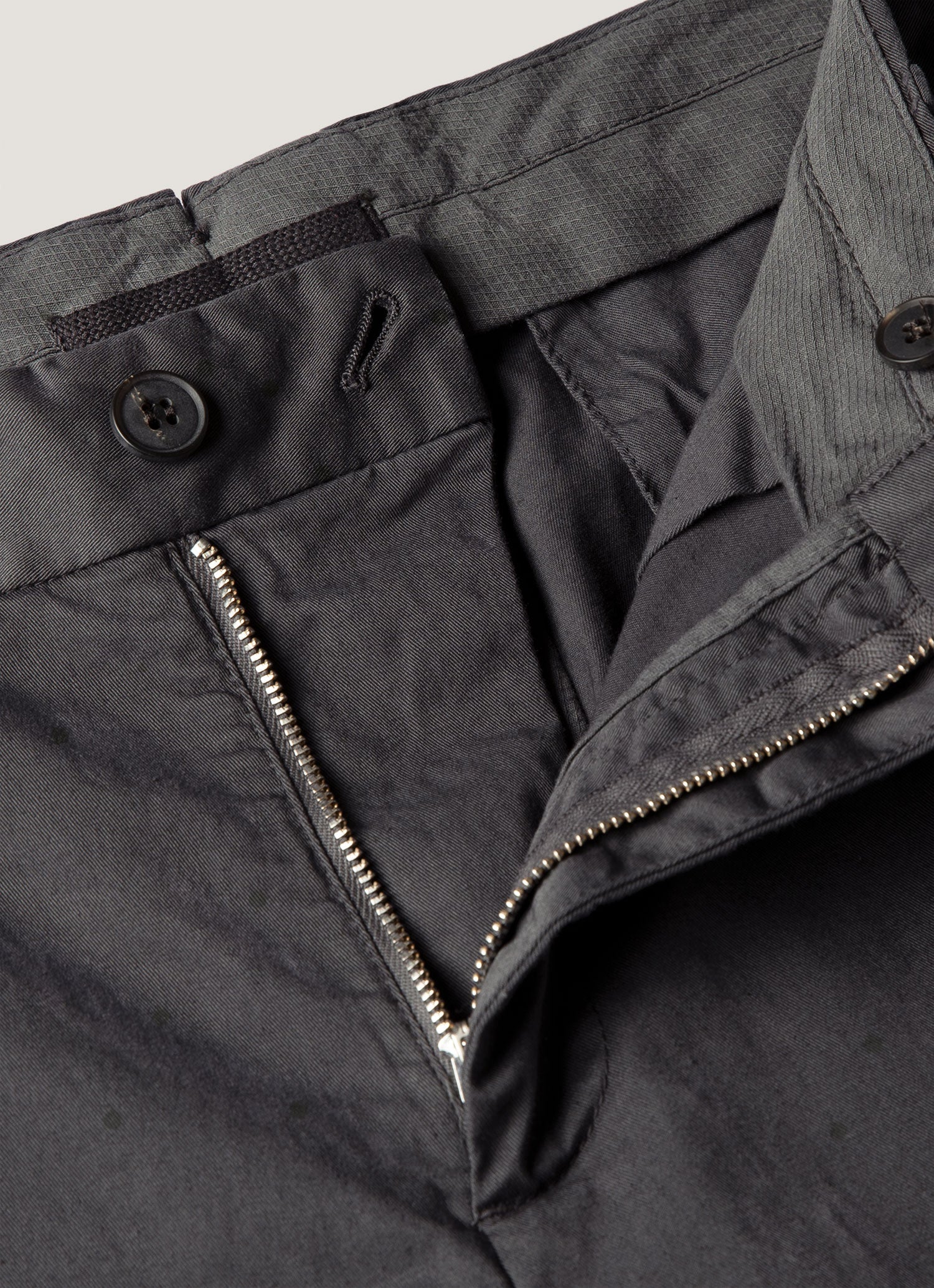 Men's Regular Fit Chino in Anthracite