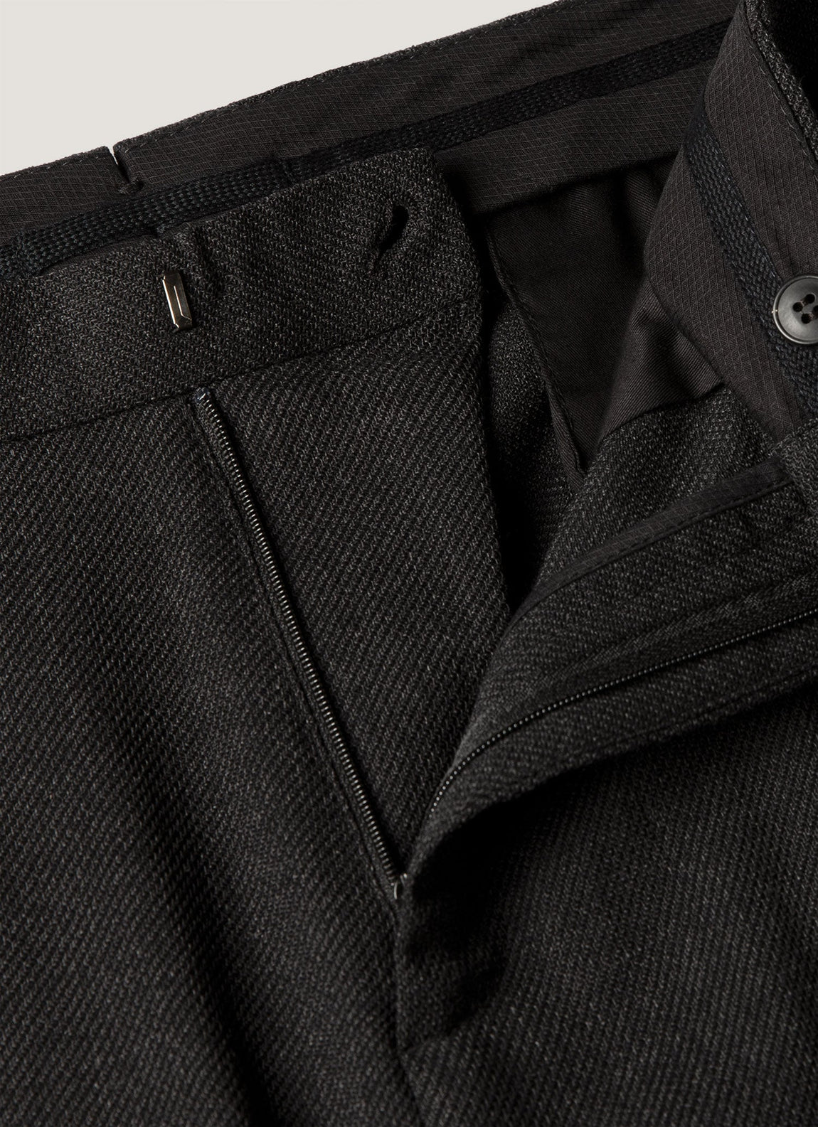 Men's Textured Wool Trouser in Dark Charcoal Melange